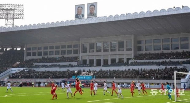 Η Βόρειος Κορέα υποδέχεται τη Νότιο στην έδρα της… (βίντεο)